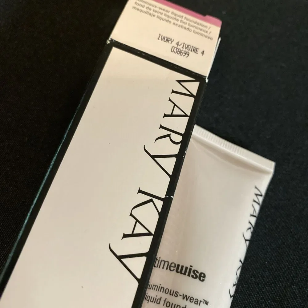 Mary Kay TimeWise Luminous-Wear Liquid Foundation - Ivory 4